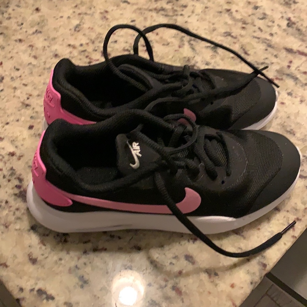 Nike Air Girls Shoe